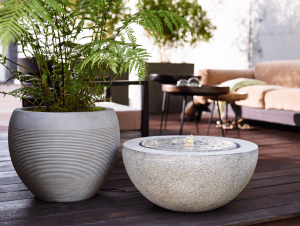 màu sắc đài phun nước và chậu cây tương xứng