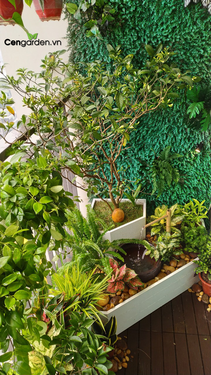 trang trí ban công mảng tường giả