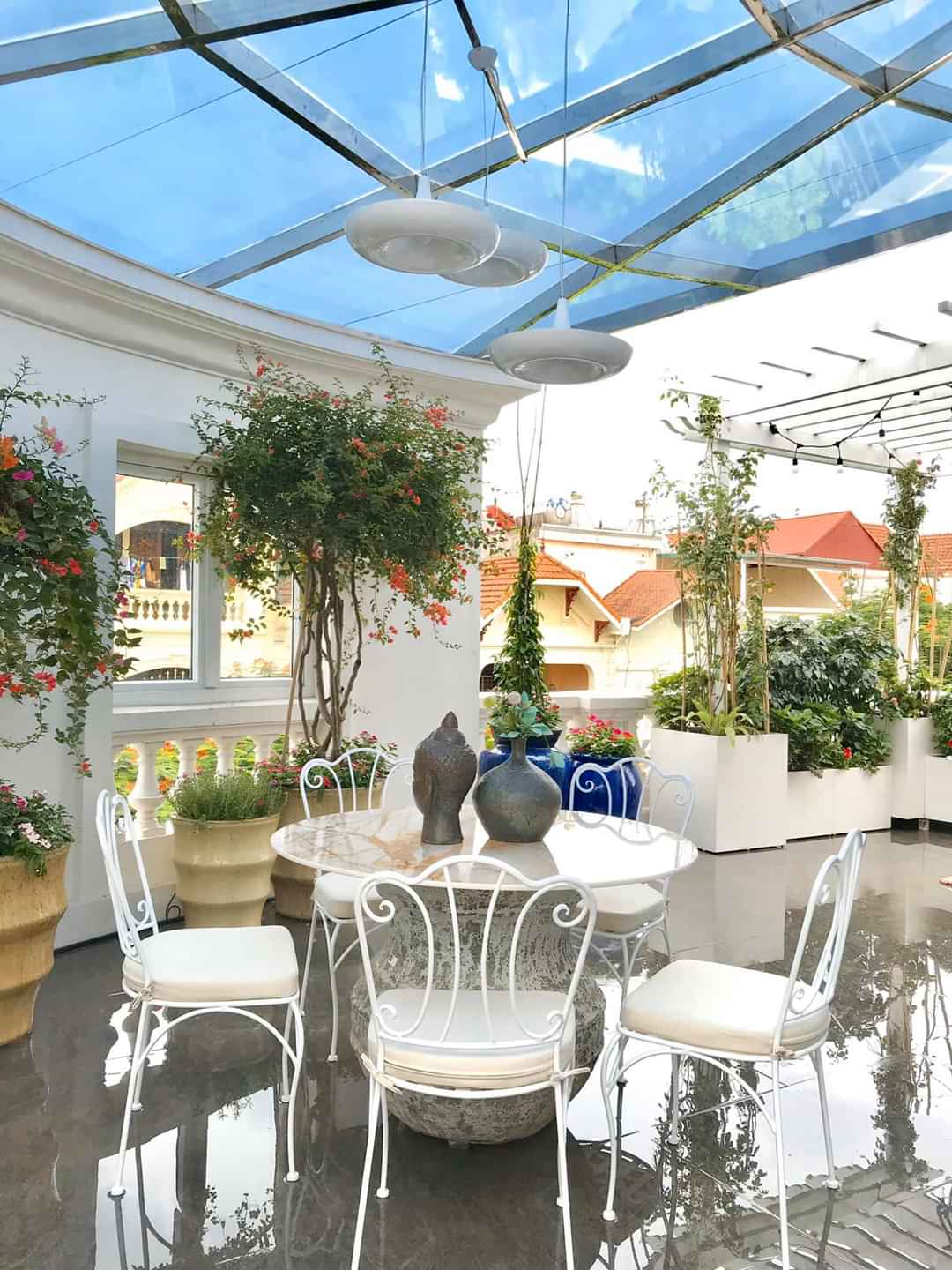 Thi công thiết kế ban công sân thượng