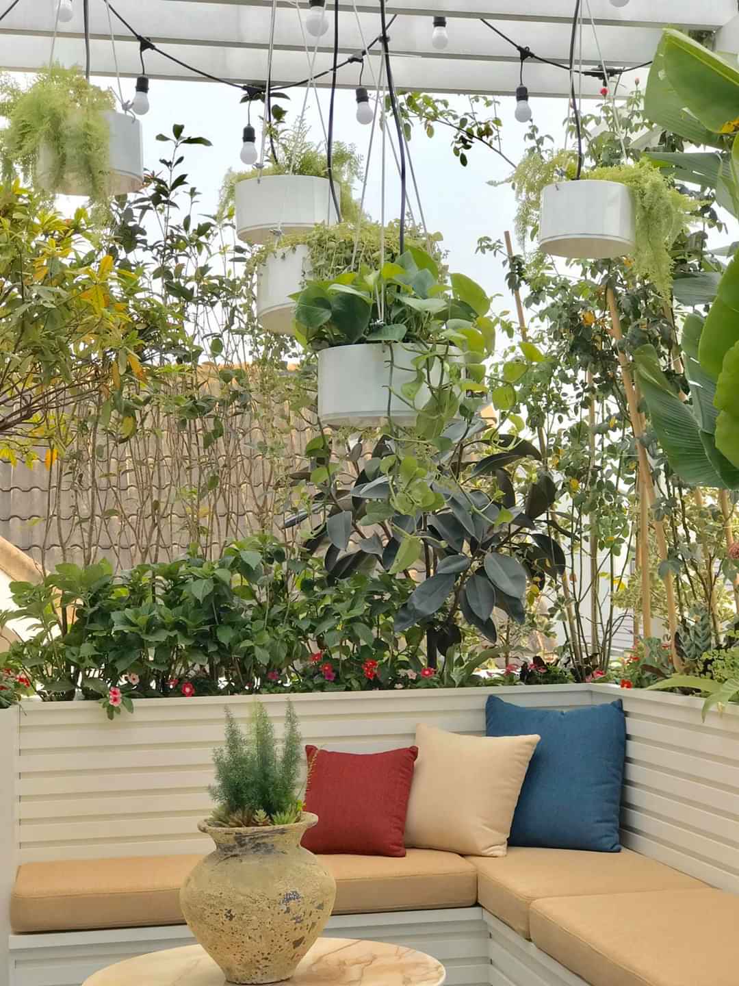 Thi công thiết kế ban công sân thượng