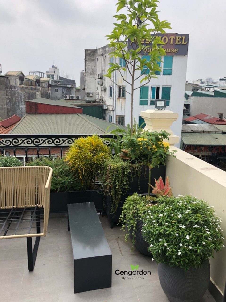 Thi công thiết kế ban công sân thượng