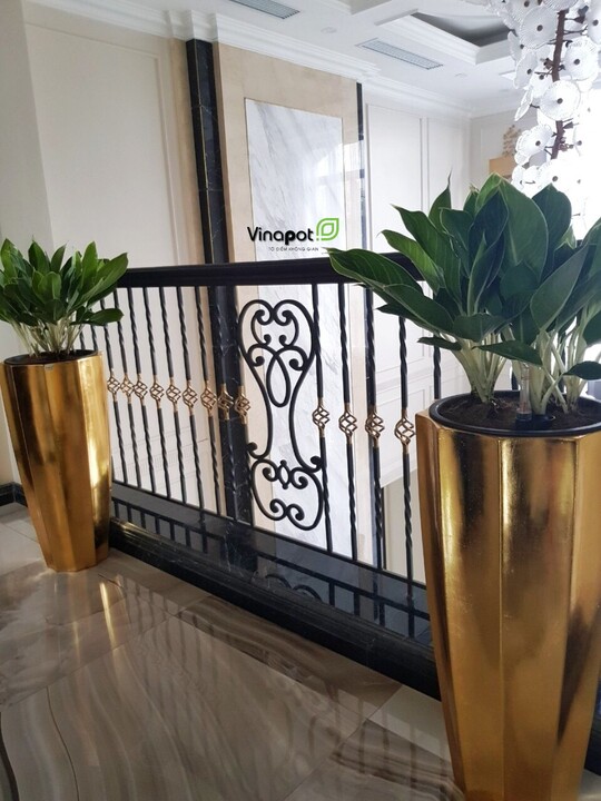 Chậu Composite cao cấp Garnet Gold Tự Tưới ROS