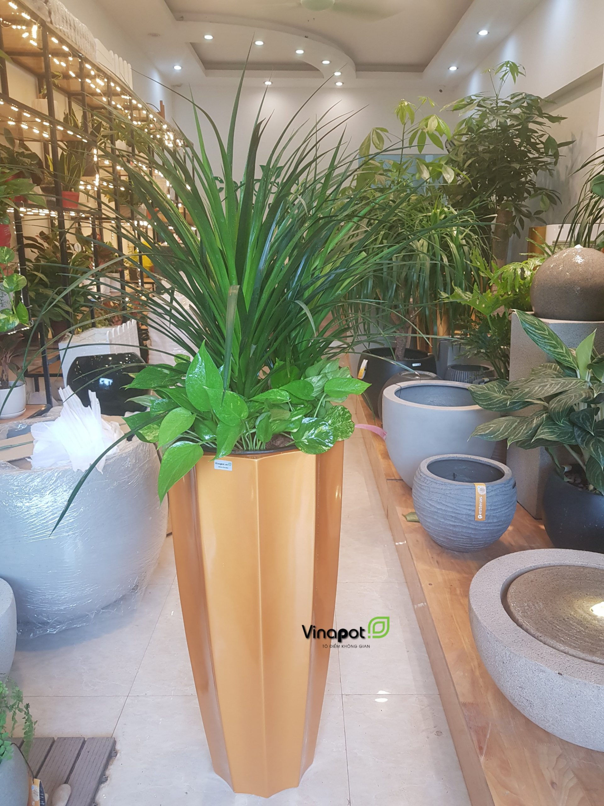 Chậu Composite cao cấp Garnet Gold Tự Tưới ROS