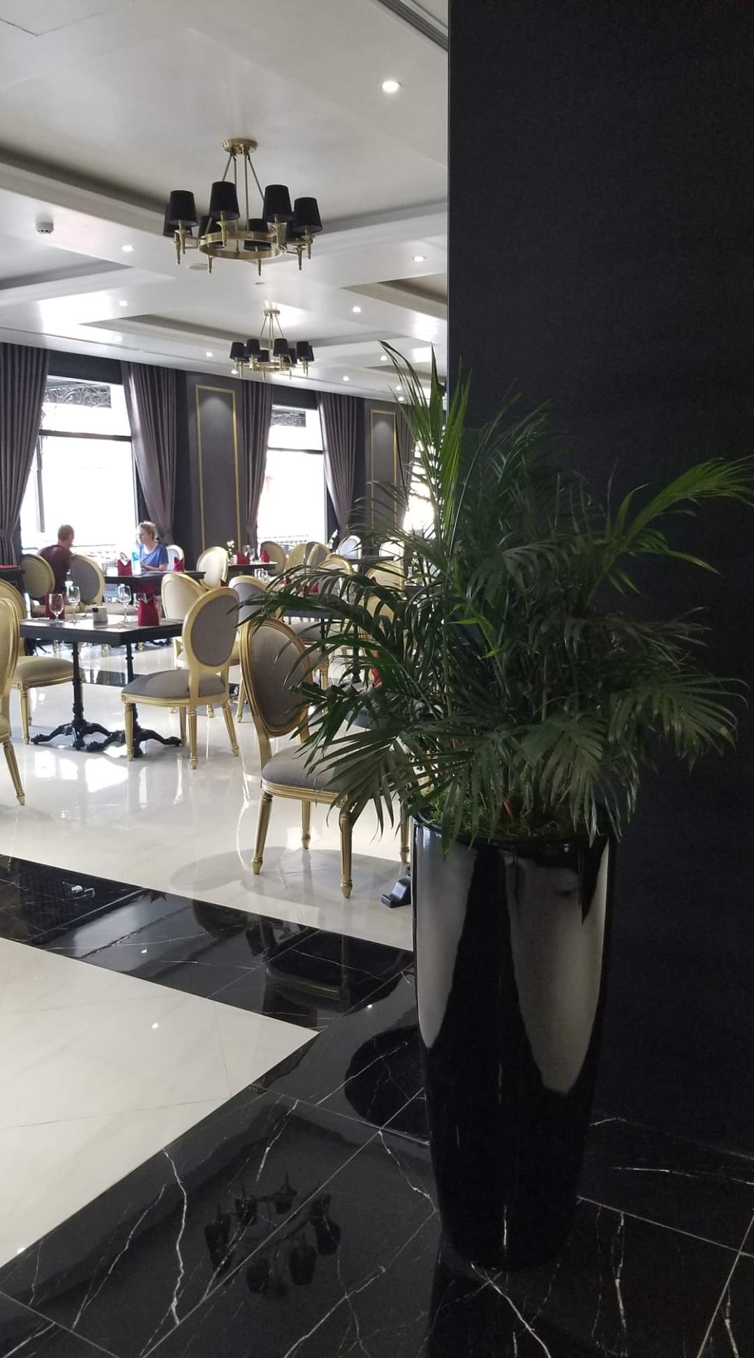 Chậu Composite Cao cấp Premier Garnet ROS